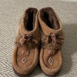 Manitobah mukluks